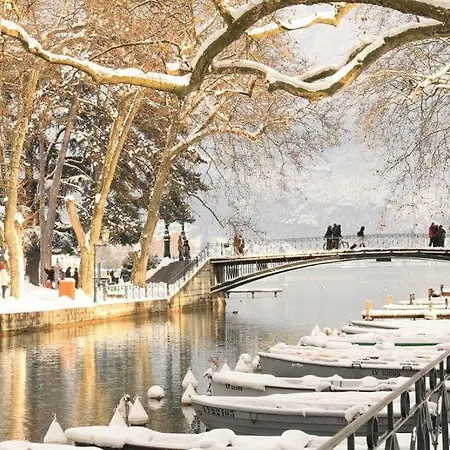 Apartment De Chiara A Annecy