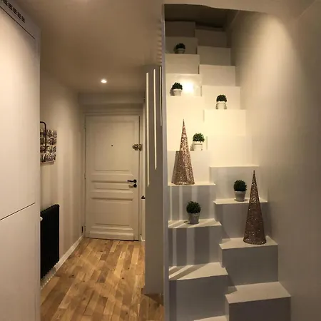 De Chiara A Apartment *